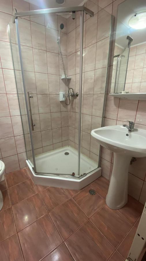 Pension La Viorel Isaila Сибиу Экстерьер фото