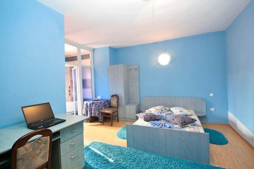Pension La Viorel Isaila Сибиу Экстерьер фото