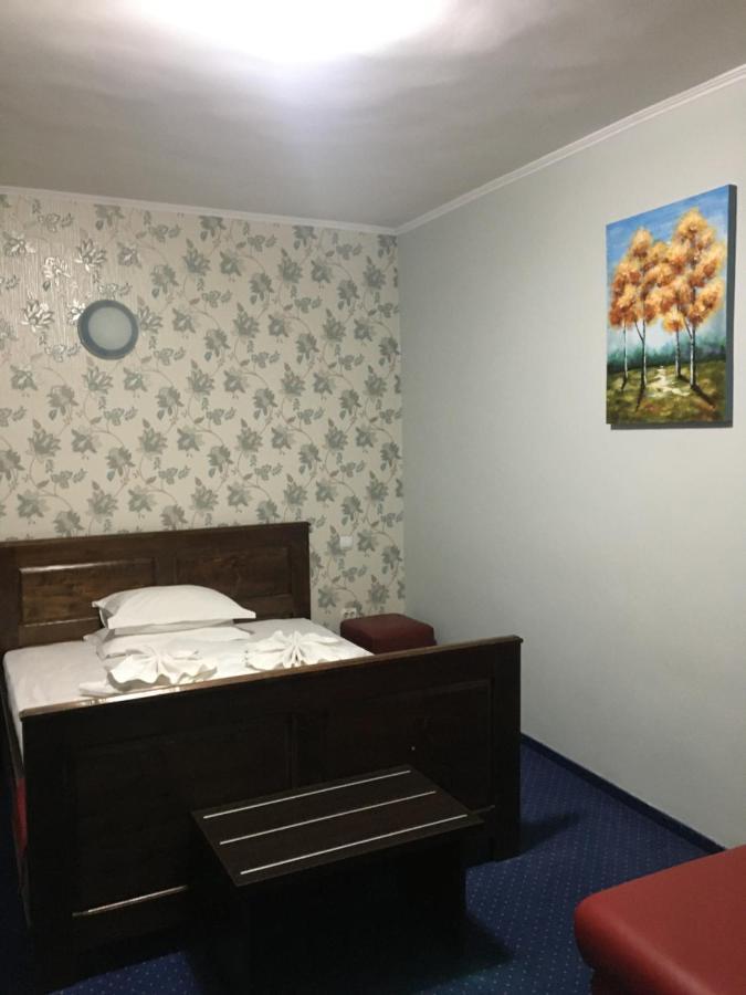 Pension La Viorel Isaila Сибиу Экстерьер фото